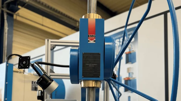 Tailor-made press for the aerospace industry 