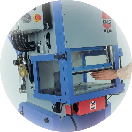 vertical protective screen for press